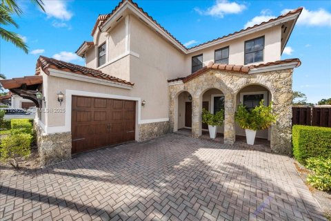 Casa en venta en Miami, Florida, 5 dormitorios, 279.64 m2 № 1982894 - foto 2