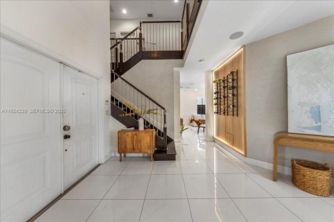 Casa en venta en Miami, Florida, 5 dormitorios, 279.64 m2 № 1982894 - foto 8