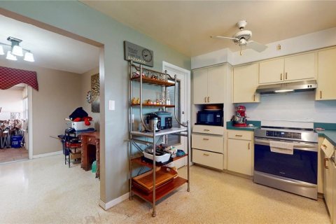 House in Largo, Florida 2 bedrooms, 97.92 sq.m. № 1903684 - photo 16