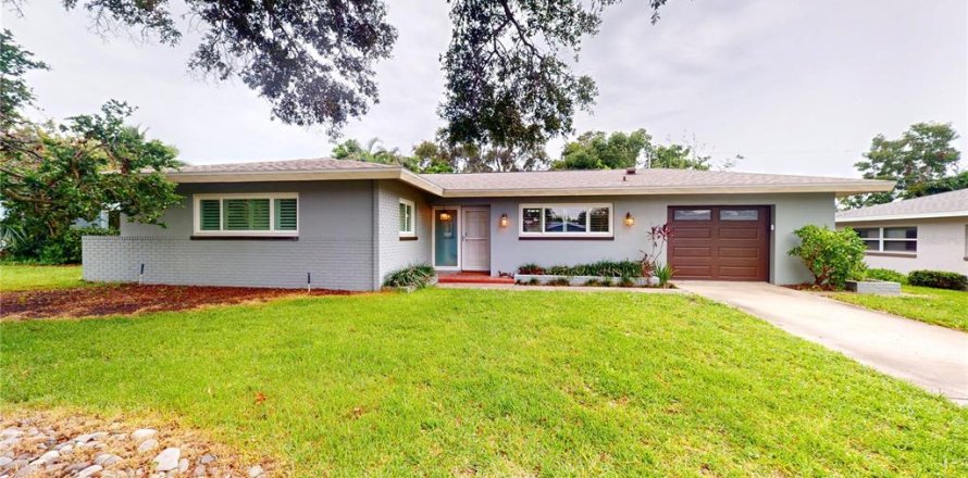 House in Largo, Florida 2 bedrooms, 97.92 sq.m. № 1903684