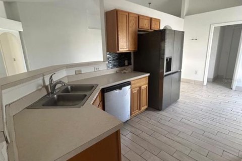 Villa ou maison à louer à Winter Haven, Floride: 4 chambres, 172.33 m2 № 2416655 - photo 3