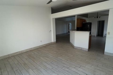 Villa ou maison à louer à Winter Haven, Floride: 4 chambres, 172.33 m2 № 2416655 - photo 6