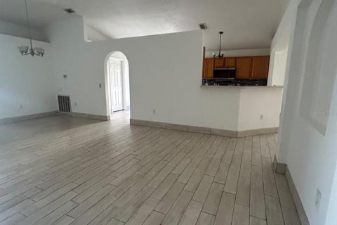 Villa ou maison à louer à Winter Haven, Floride: 4 chambres, 172.33 m2 № 2416655 - photo 7