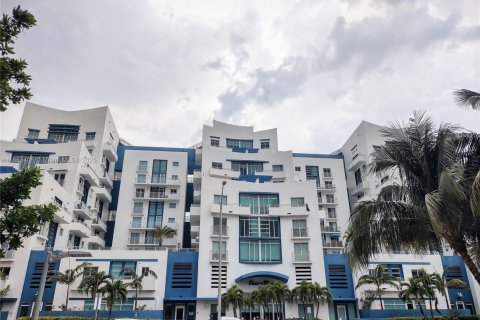 Condominio en alquiler en Miami Beach, Florida, 2 dormitorios, 134.24 m2 № 1889844 - foto 1