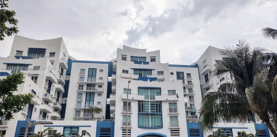 Condominio en Miami Beach, Florida, 2 dormitorios  № 1889844