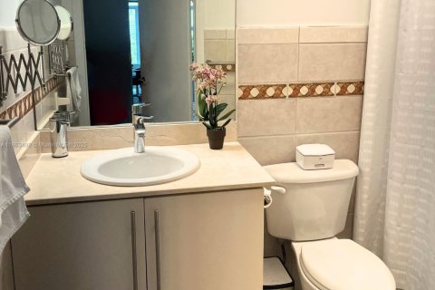 Condominio en alquiler en Miami Beach, Florida, 2 dormitorios, 134.24 m2 № 1889844 - foto 17