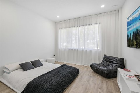 Villa ou maison à vendre à Tampa, Floride: 4 chambres, 213.95 m2 № 2223456 - photo 9