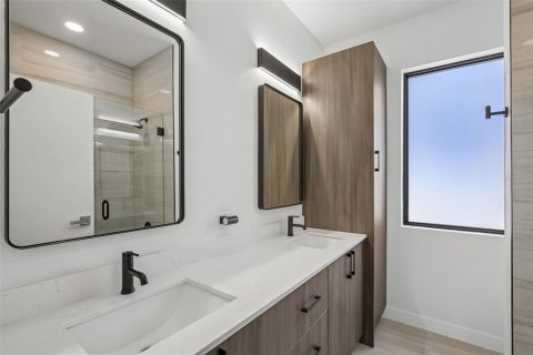 Villa ou maison à vendre à Tampa, Floride: 4 chambres, 213.95 m2 № 2223456 - photo 17