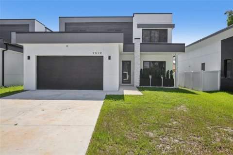 Villa ou maison à Tampa, Floride 4 chambres, 213.95 m2 № 2223456