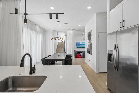 Villa ou maison à vendre à Tampa, Floride: 4 chambres, 213.95 m2 № 2223456 - photo 6