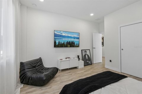 Villa ou maison à vendre à Tampa, Floride: 4 chambres, 213.95 m2 № 2223456 - photo 10