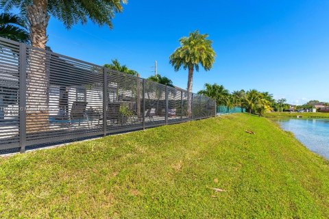 Купить виллу или дом в Хомстед, Флорида 4 спальни, 170.01м2, № 1972838 - фото 21