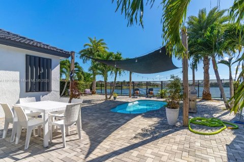 Купить виллу или дом в Хомстед, Флорида 4 спальни, 170.01м2, № 1972838 - фото 9