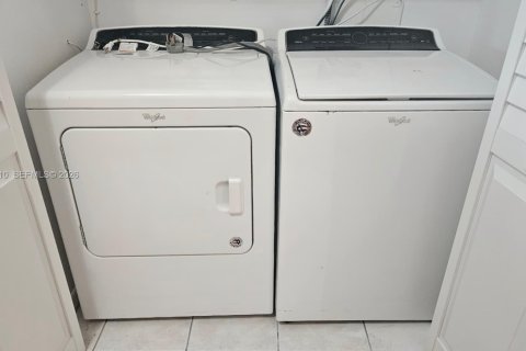 Copropriété à vendre à Oakland Park, Floride: 2 chambres, 94.76 m2 № 2002711 - photo 6