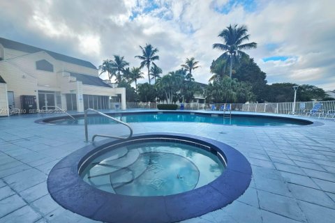 Copropriété à vendre à Oakland Park, Floride: 2 chambres, 94.76 m2 № 2002711 - photo 13