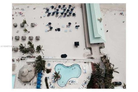 Condo in Sunny Isles Beach, Florida, 3 bedrooms  № 2013977 - photo 16