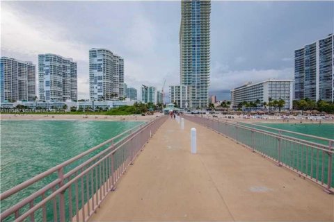 Condo in Sunny Isles Beach, Florida, 3 bedrooms  № 2013977 - photo 21