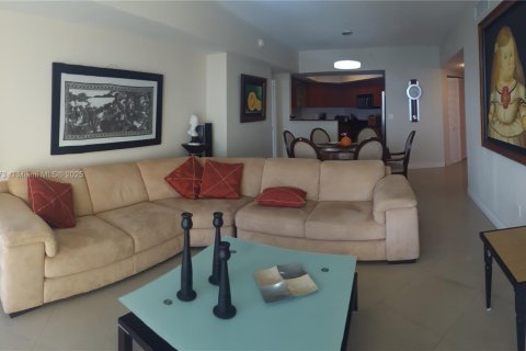 Condo in Sunny Isles Beach, Florida, 3 bedrooms  № 2013977 - photo 3