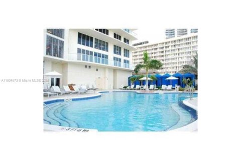 Condo in Sunny Isles Beach, Florida, 3 bedrooms  № 2013977 - photo 20