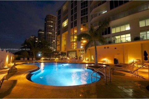 Condo in Sunny Isles Beach, Florida, 3 bedrooms  № 2013977 - photo 19