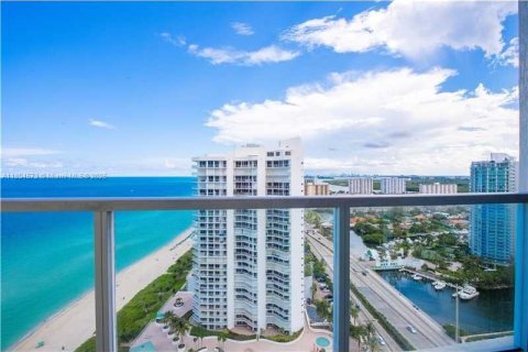 Condo in Sunny Isles Beach, Florida, 3 bedrooms  № 2013977 - photo 11