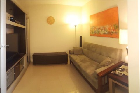 Condo in Sunny Isles Beach, Florida, 3 bedrooms  № 2013977 - photo 6