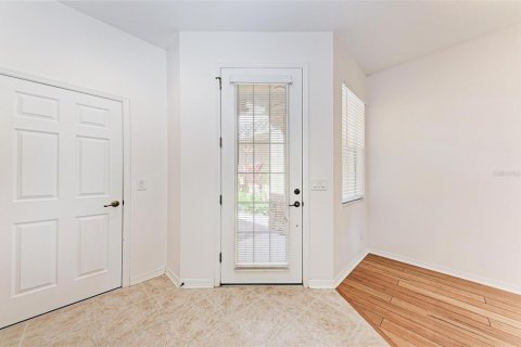 Townhouse in Sarasota, Florida 3 bedrooms, 168.9 sq.m. № 2206037 - photo 5