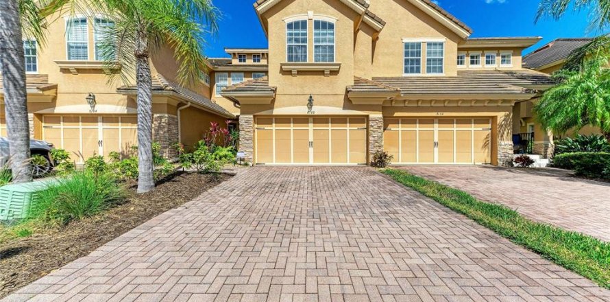 Townhouse in Sarasota, Florida 3 bedrooms, 168.9 sq.m. № 2206037