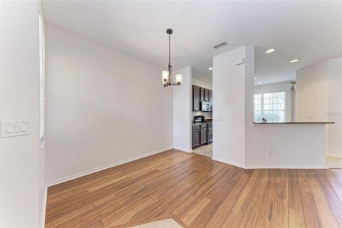Townhouse in Sarasota, Florida 3 bedrooms, 168.9 sq.m. № 2206037 - photo 14