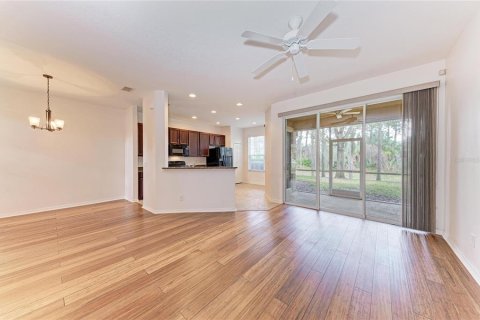 Townhouse in Sarasota, Florida 3 bedrooms, 168.9 sq.m. № 2206037 - photo 7