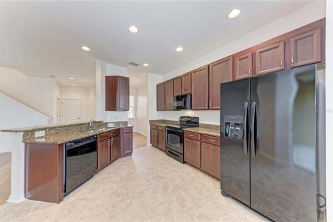 Townhouse in Sarasota, Florida 3 bedrooms, 168.9 sq.m. № 2206037 - photo 11