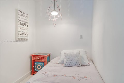 Снять в аренду кондоминиум в Майами, Флорида 2 спальни, 112.6м2, № 1929581 - фото 9