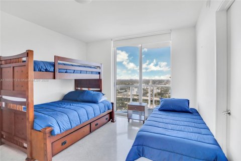 Снять в аренду кондоминиум в Майами, Флорида 2 спальни, 112.6м2, № 1929581 - фото 10