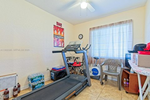 Casa en venta en Miami, Florida, 3 dormitorios, 144.18 m2 № 2031683 - foto 21