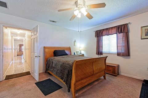 Casa en venta en Miami, Florida, 3 dormitorios, 144.18 m2 № 2031683 - foto 16