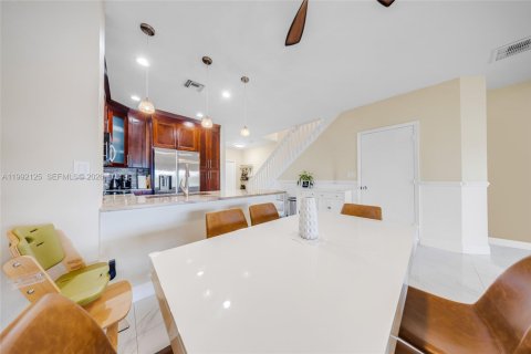 Купить таунхаус в Пемброк-Пайнс, Флорида 3 спальни, 132.66м2, № 2055729 - фото 10