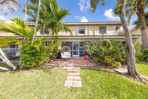 Купить таунхаус в Пемброк-Пайнс, Флорида 3 спальни, 132.66м2, № 2055729 - фото 30