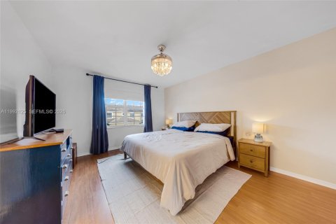 Купить таунхаус в Пемброк-Пайнс, Флорида 3 спальни, 132.66м2, № 2055729 - фото 18