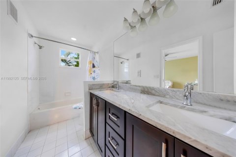 Купить таунхаус в Пемброк-Пайнс, Флорида 3 спальни, 132.66м2, № 2055729 - фото 13