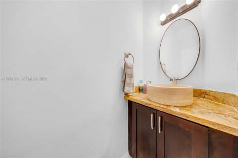 Купить таунхаус в Пемброк-Пайнс, Флорида 3 спальни, 132.66м2, № 2055729 - фото 23