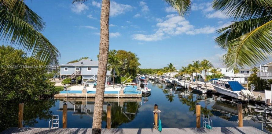 Коммерческая недвижимость в Ки-Ларго, Флорида 74.32м2 № 1945149