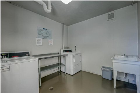 Condo in Pompano Beach, Florida, 2 bedrooms  № 1057846 - photo 1
