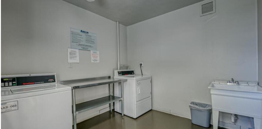 Condominio en Pompano Beach, Florida, 2 dormitorios № 1057846