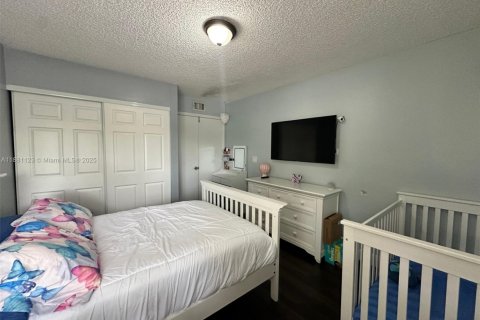 Снять в аренду кондоминиум в Коконат Крик, Флорида 2 спальни, 90.49м2, № 1977596 - фото 5