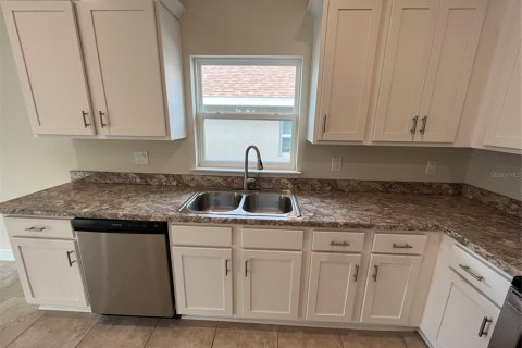 Casa en venta en Winter Haven, Florida, 3 dormitorios, 157.75 m2 № 2217898 - foto 13
