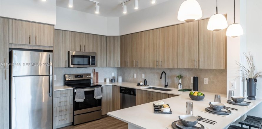 Apartment in Miami Gardens, Florida 1 bedroom, 66.33 sq.m. № 2000691