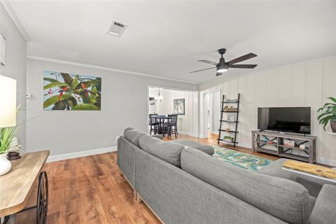 House in Dunedin, Florida 3 bedrooms, 137.31 sq.m. № 1824819 - photo 4
