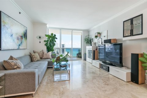 Copropriété à louer à Hallandale Beach, Floride: 2 chambres, 144.37 m2 № 1864278 - photo 12