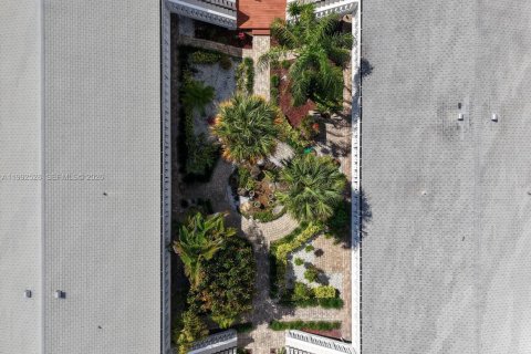 Condominio en alquiler en Fort Lauderdale, Florida, 1 dormitorio, 53.42 m2 № 2056652 - foto 22