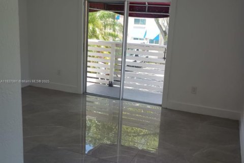 Townhouse in Miami, Florida 3 bedrooms, 147.9 sq.m. № 1801173 - photo 7